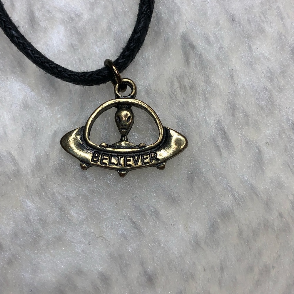FINAL SALE ‼️ Believer Alien Necklace 👽